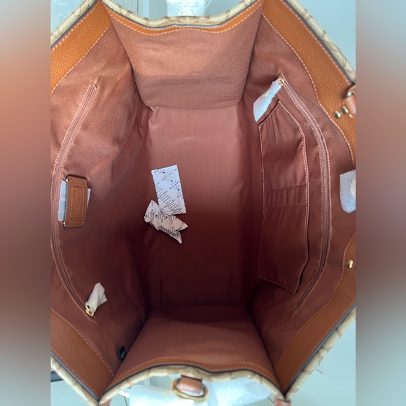 NWT Coach Dempsey Tote 40 In Signature - Picture 9 of 14